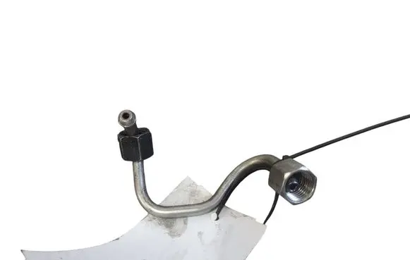Volvo V60 Fuel injector supply line/pipe 31303504