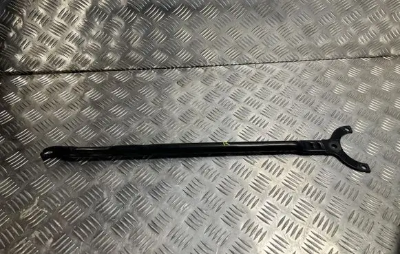 BMW 1 F40 Front strut bar 7436244