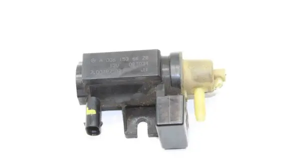 Mercedes-Benz B W245 Engine mount vacuum valve A0061536628