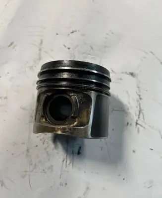BMW 5 E60 E61 Piston 0840Z0