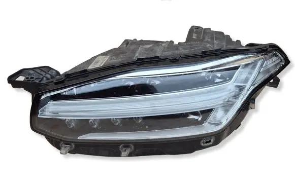 Volvo XC90 Headlight/headlamp 31656987 89910617