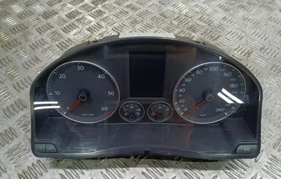 Volkswagen Golf IV Speedometer (instrument cluster)