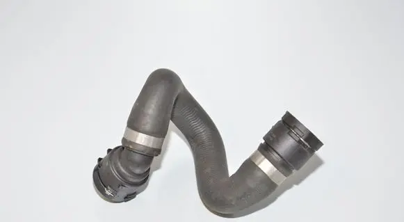 BMW 7 E65 E66 Engine coolant pipe/hose 8377701