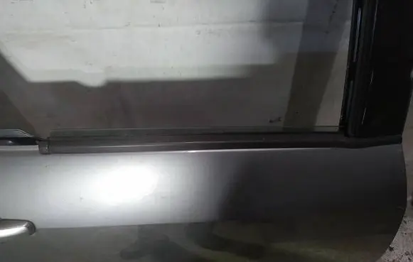 Rear door glass trim molding