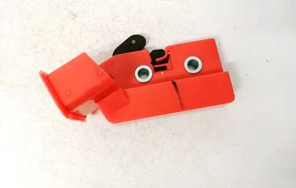 Ford Focus Seat back rest lock catch 2m51a61382ba 2m51-a61382-ba