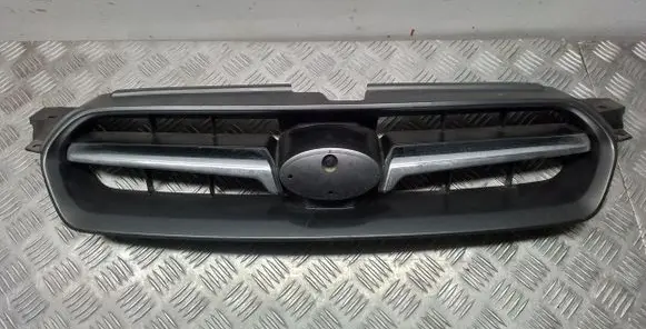 Subaru Legacy Front bumper upper radiator grill