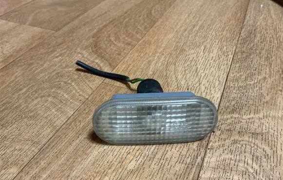 Volkswagen PASSAT B5 Front fender indicator light 1J5949117