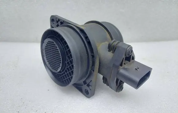 Volkswagen Polo Mass air flow meter 0281002531 038906461B