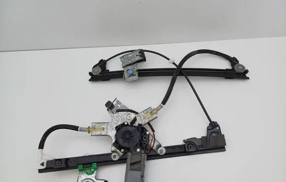 Volkswagen Polo III 6N 6N2 6NF Front door window regulator with motor