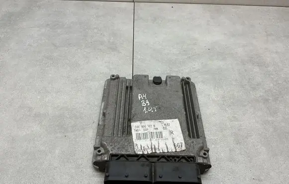 Audi A4 S4 B9 Engine control unit/module 04E906022B