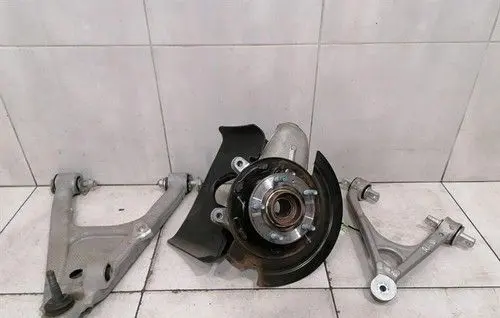 Chevrolet Corvette C7 Rear wheel bearing hub 84506880