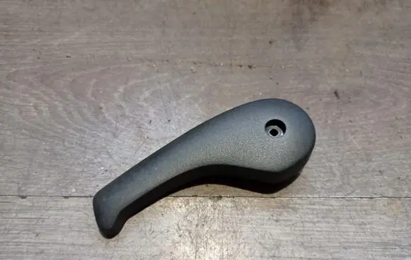Volvo V40 Engine bonnet (hood) release handle 31826629