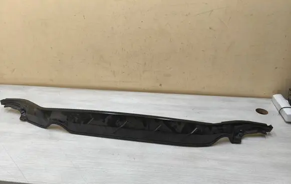 Audi Q2 - Wiper trim 81A806239B