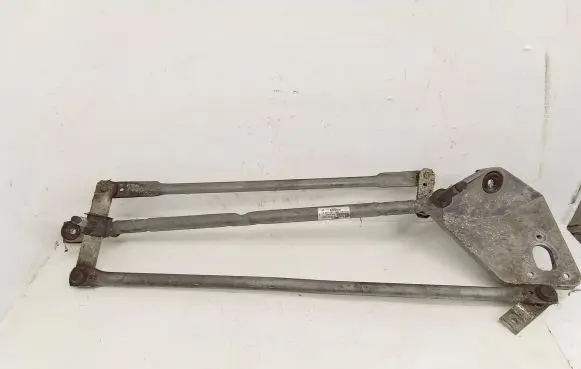 Front wiper linkage