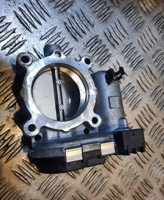 Mercedes-Benz CLA C117 X117 W117 Throttle valve A2701410025