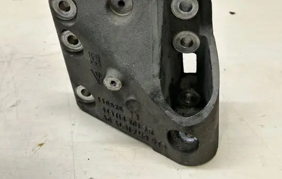 Porsche Cayenne (92A) Engine mounting bracket 9481152012R