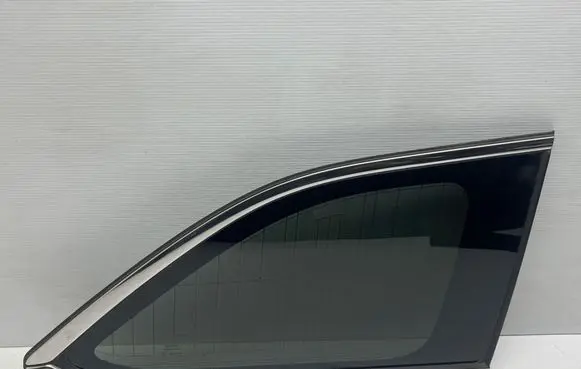 Toyota Highlander XU50 Rear side window 43R001956