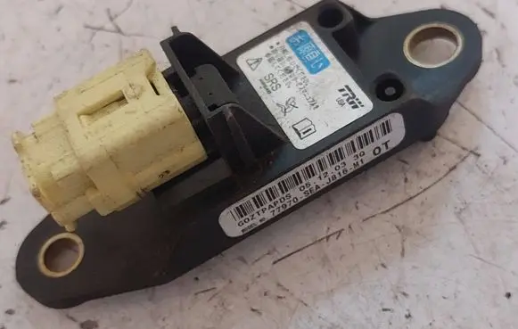 Honda Accord Airbag deployment crash/impact sensor 77970