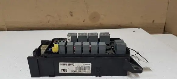 KIA Sorento Fuse box set 911603E070 BE0700409230650