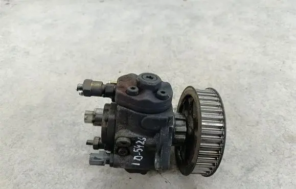 Toyota Corolla Verso E121 Fuel injection high pressure pump 221000G010