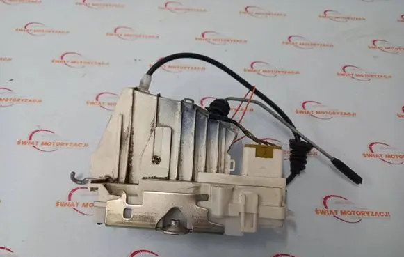 Mercedes-Benz B W245 Rear door lock 1697302135021