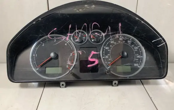 Volkswagen Sharan Speedometer (instrument cluster) 7M3920920H