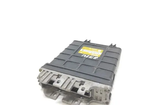 Volkswagen Golf III Engine control unit/module 1H0907311 0261200701