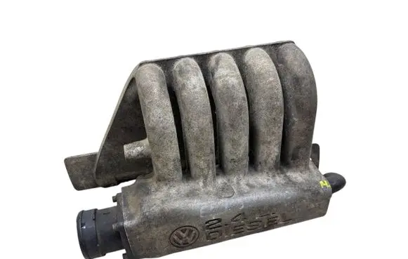 Volkswagen Multivan T4 Intake manifold 074120713D
