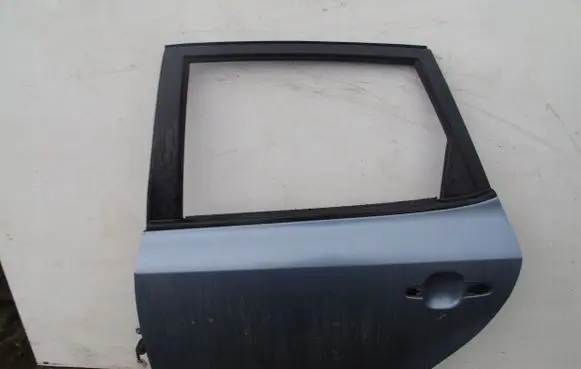 KIA Ceed Rear door