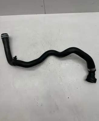 Volvo C40 Engine coolant pipe/hose 32339835