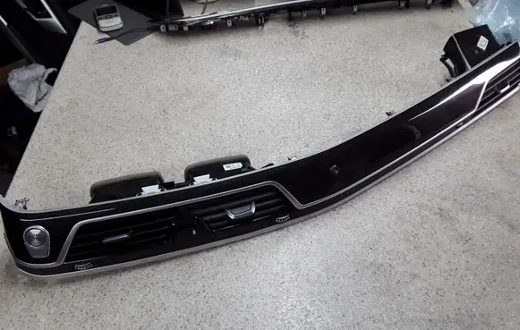 BMW 7 G11 G12 Dash center air vent grill 7851828 9383535 9302349