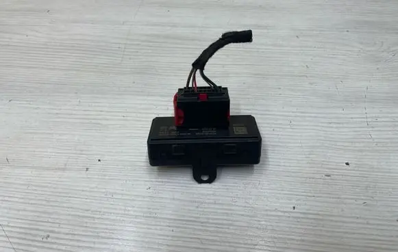 Peugeot 2008 II Seat control module 9810486880