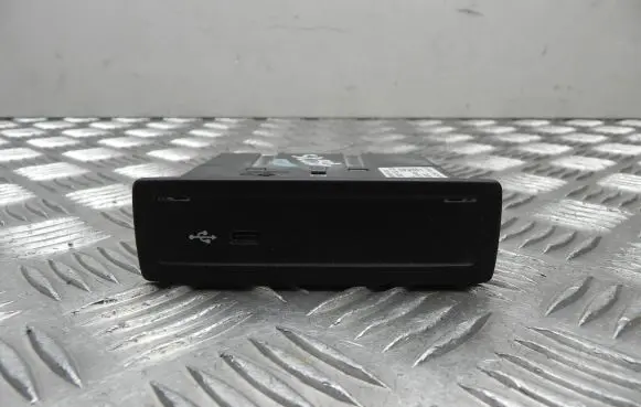 Mercedes-Benz GLE W167 EUR ISO radio connector A1678201402 T8375