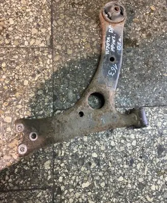 Toyota Prius (XW20) Front lower control arm/wishbone