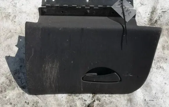 Ford Focus Glove box