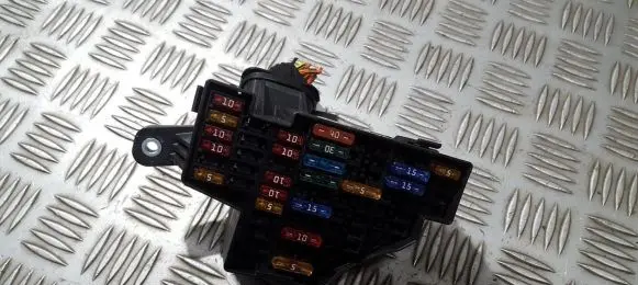 Audi A3 S3 8P Fuse box set 181103 03825