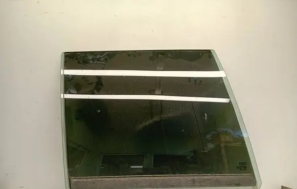 Volvo XC90 Rear door window glass 43R001582 DOT082M3240AS2 E000199