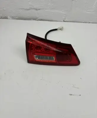 Lexus IS 220D-250-350 Tailgate rear/tail lights