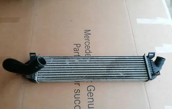 Ford Focus Intercooler radiator 8V619L440AC S4213005