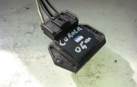 Toyota Corolla E120 E130 Glow plug pre-heat relay 4993002121