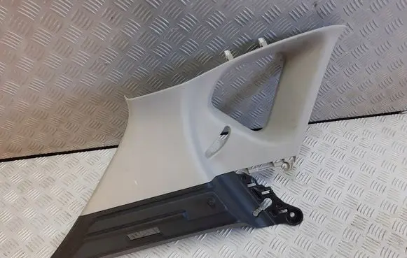 Nissan Pulsar (C) pillar trim