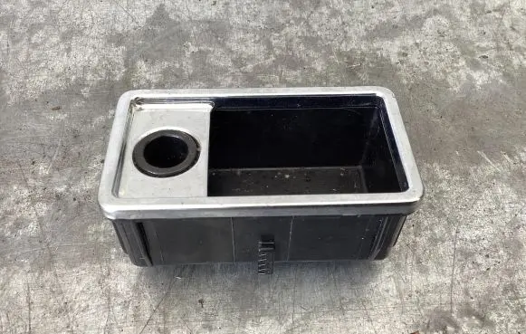 BMW 5 E39 Car ashtray 818448