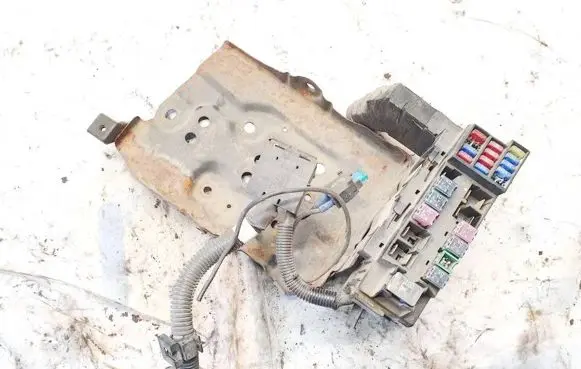 Nissan X-Trail T30 Fuse box set 71545078 7154-5078