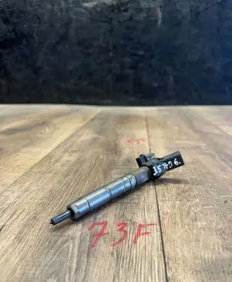 Mercedes-Benz ML W164 Fuel injector A6420701187
