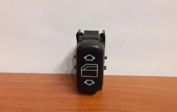 Mercedes-Benz E W210 Electric window control switch 2108208210 03100550