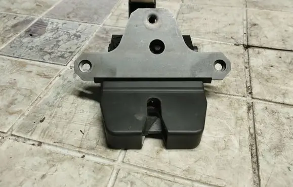 Ford Focus Tailgate/trunk/boot lock/catch/latch 8M51R442A66DA