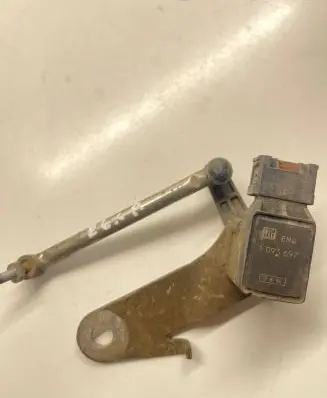 BMW 5 E60 E61 Front height sensor lever 1093697 17804