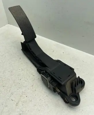 Mercedes-Benz R AMG W251 Accelerator throttle pedal A1643000004 0631 171105