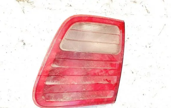 Tailgate rear/tail lights