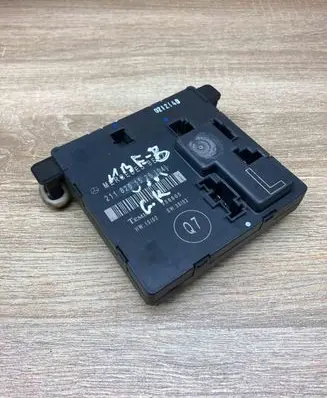 Mercedes-Benz E W211 Door control unit/module 2118201526